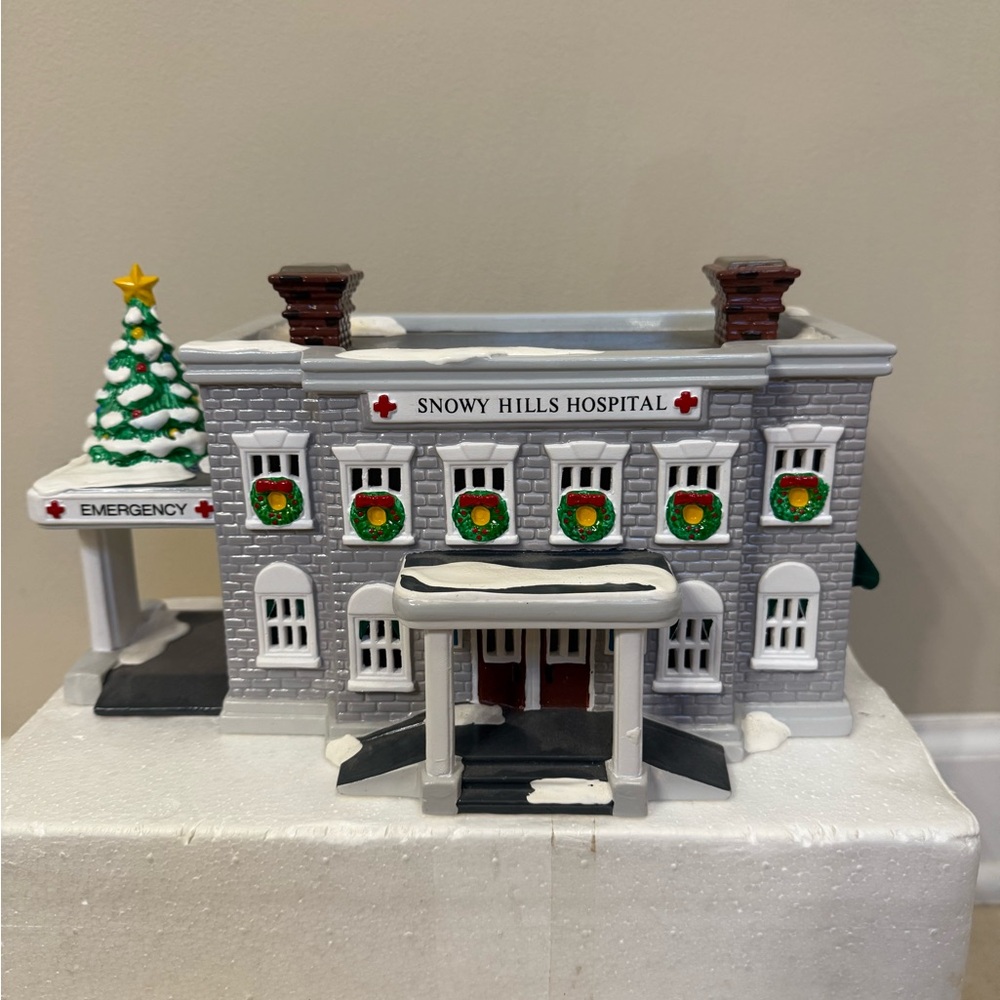 Department 56 Snow Village Snowy Hills Hospital perfect condition